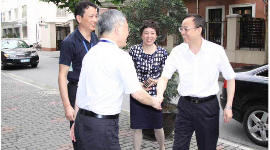 原黄浦区人大常委会副主任陈明军来公司检查指导工作
