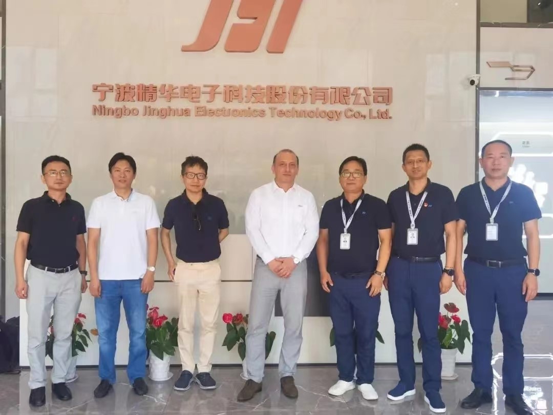 愛(ài)德夏汽車(chē)零部件有限公司董事長(cháng)一行蒞臨我司考察調研(圖1)