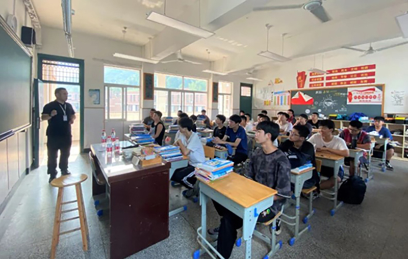 校企融合搭橋梁——工匠進(jìn)校上課啦！(圖5)