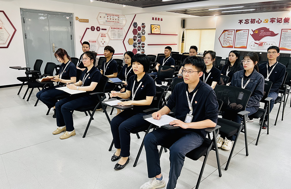 愛(ài)國主義教育日｜精華股份黨支部開(kāi)展“唱紅歌、聽(tīng)黨課”主題黨日活動(dòng)(圖1)