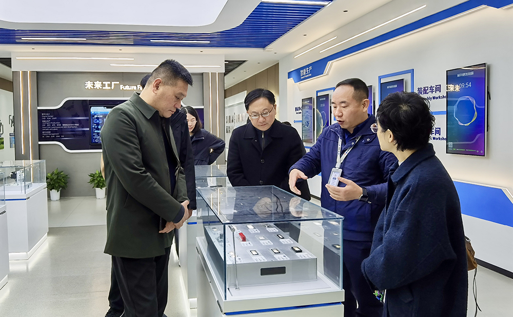 探產(chǎn)改精髓，謀發(fā)展新篇｜海寧市總工會(huì )考察團來(lái)精華股份參觀(guān)交流(圖2)